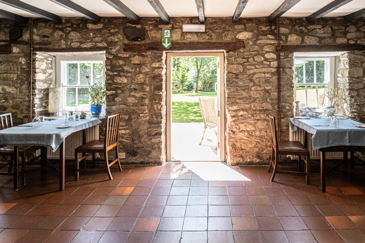 Ty Mawr Country Hotel & Restaurant Carmarthen Exterior photo