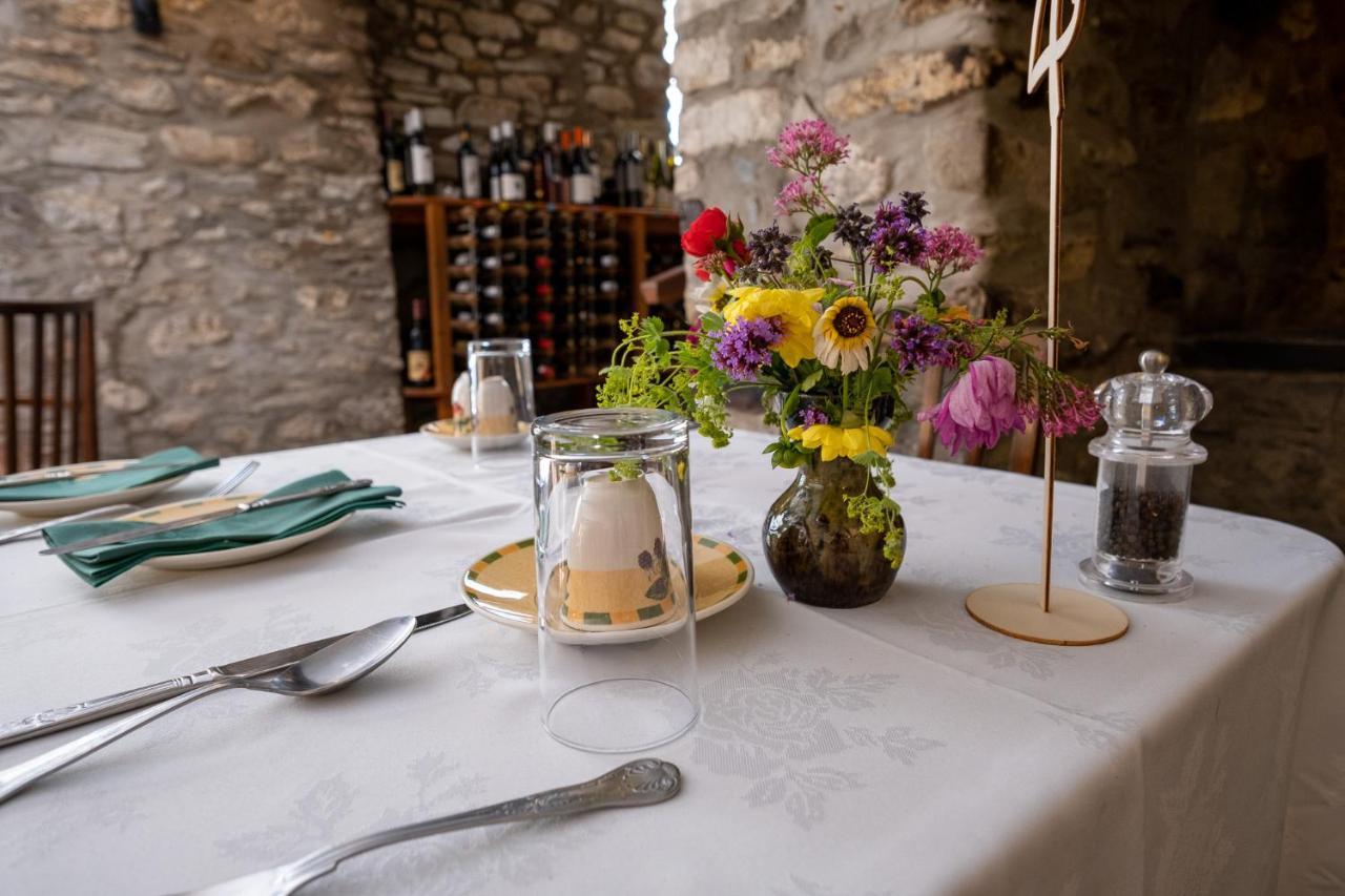 Ty Mawr Country Hotel & Restaurant Carmarthen Exterior photo