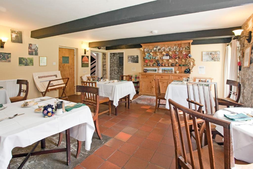 Ty Mawr Country Hotel & Restaurant Carmarthen Exterior photo