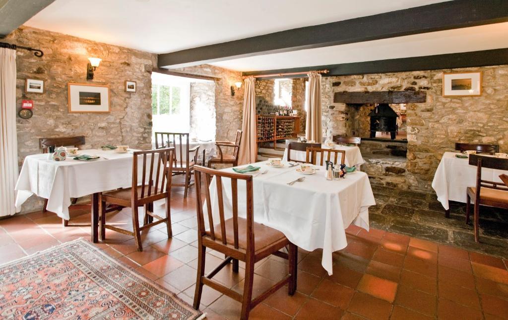 Ty Mawr Country Hotel & Restaurant Carmarthen Exterior photo