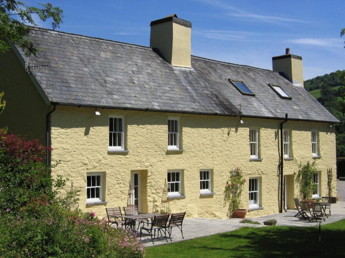 Ty Mawr Country Hotel & Restaurant Carmarthen Exterior photo