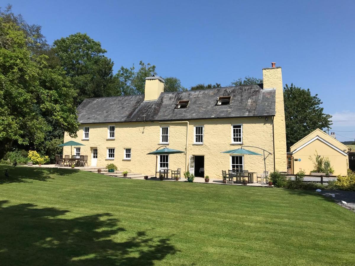 Ty Mawr Country Hotel & Restaurant Carmarthen Exterior photo